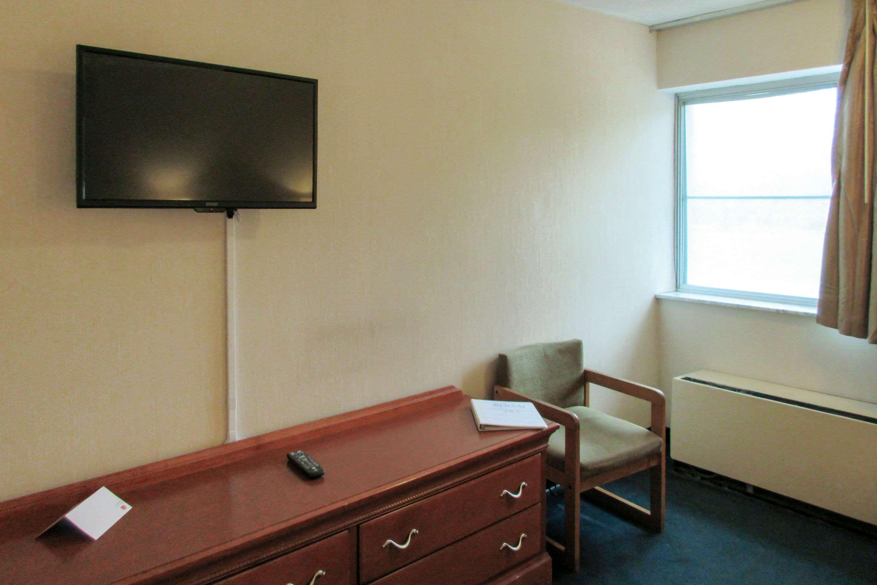 Days Inn By Wyndham Erie Kearsarge Exterior foto